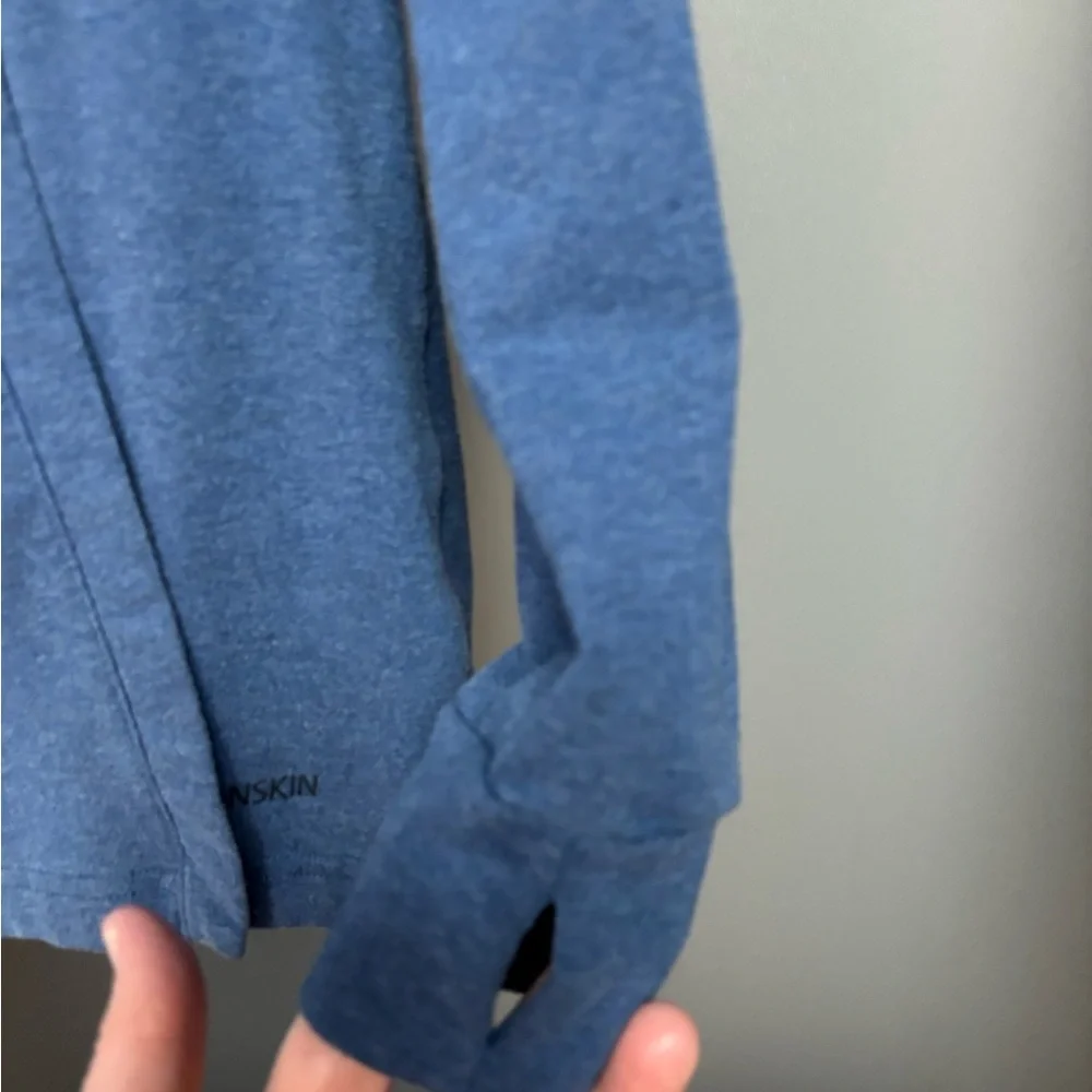 3 Danskin Cozy wrap tops with snap-Detail and cowl neck - Picture 7 of 9